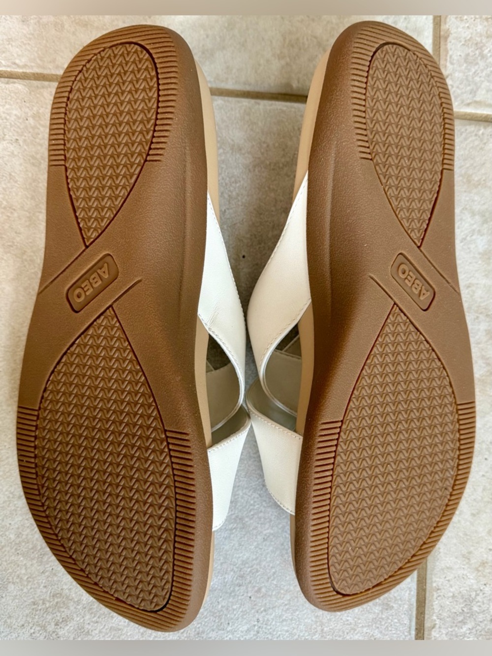Laguna Slide Ivory Leather Sandals Adjustable Strap Size 9.5 Minimal - Picture 11 of 11